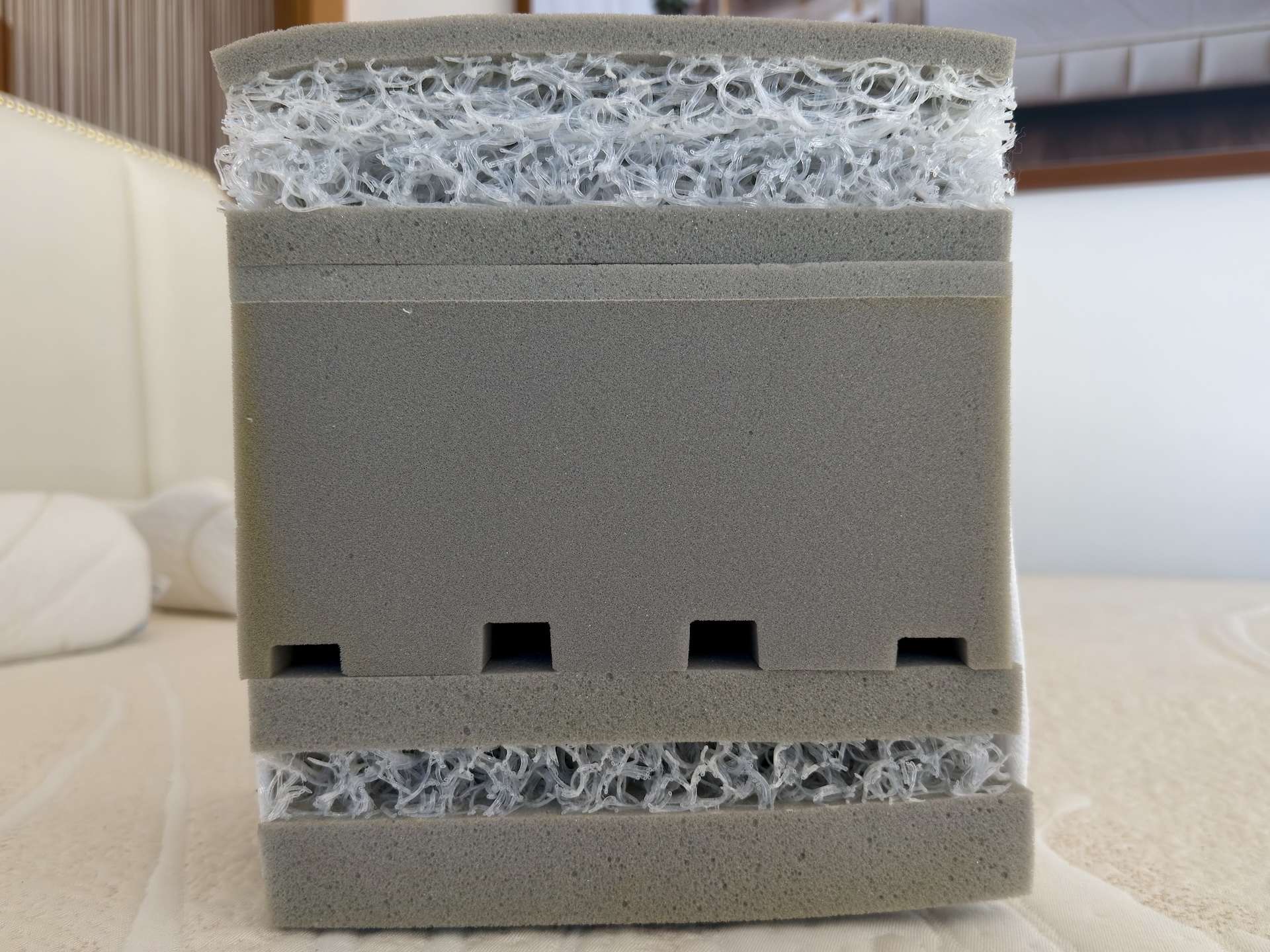 床墊凹陷了，可以先加薄墊嗎？TENDAYS 教您判斷何時該考慮更換床墊