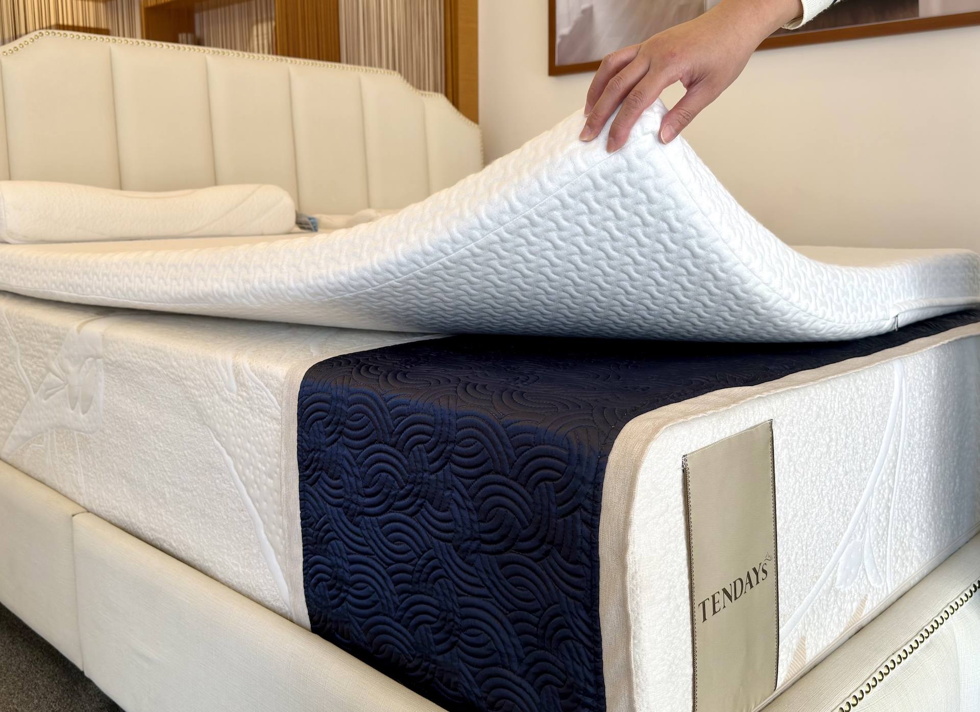 床墊凹陷了，可以先加薄墊嗎？TENDAYS 教您判斷何時該考慮更換床墊